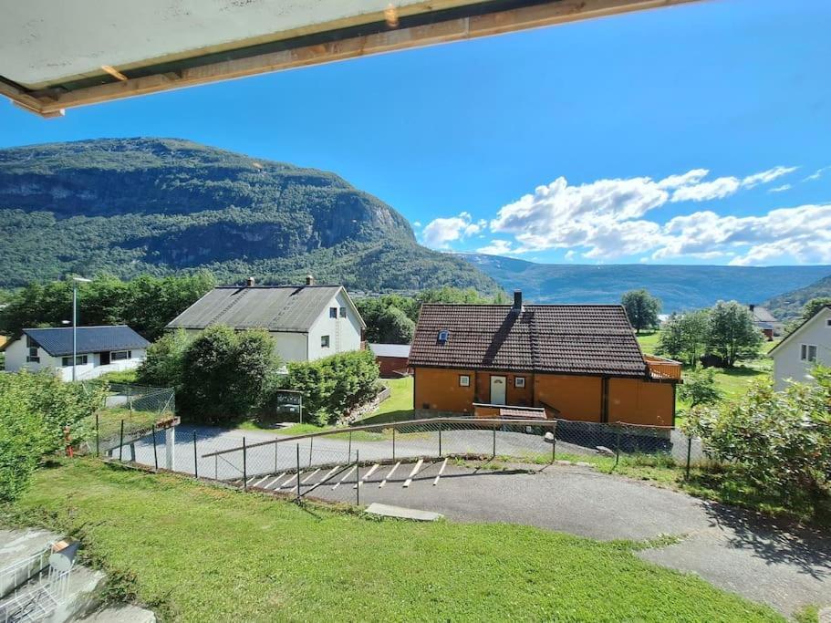 Leilighet Sentrumsnaer Kjellerleilighet *